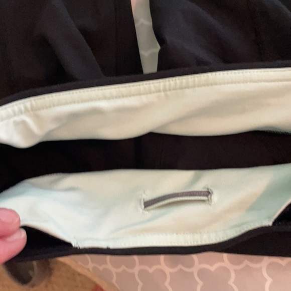 Lululemon Cropped Leggings - Picture 7 of 8